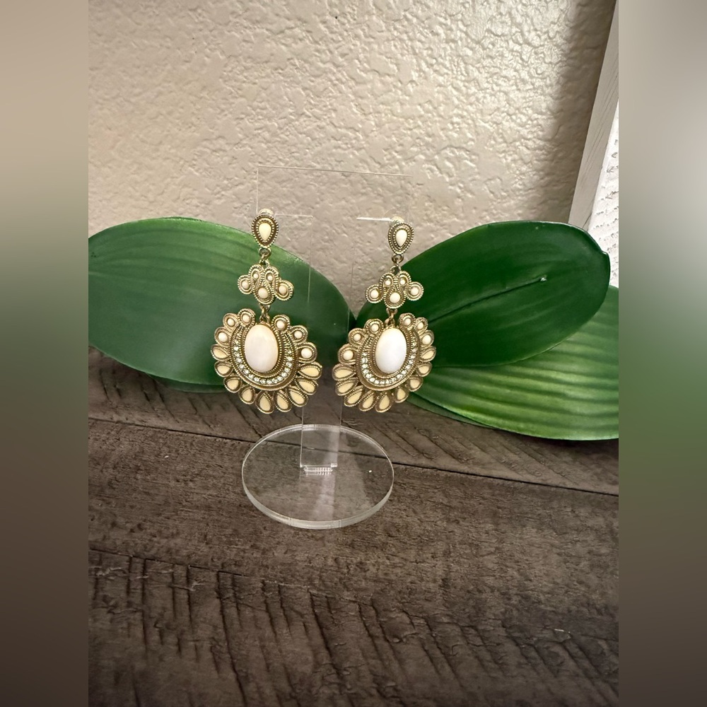Elegant Gold and Cream Earrings
